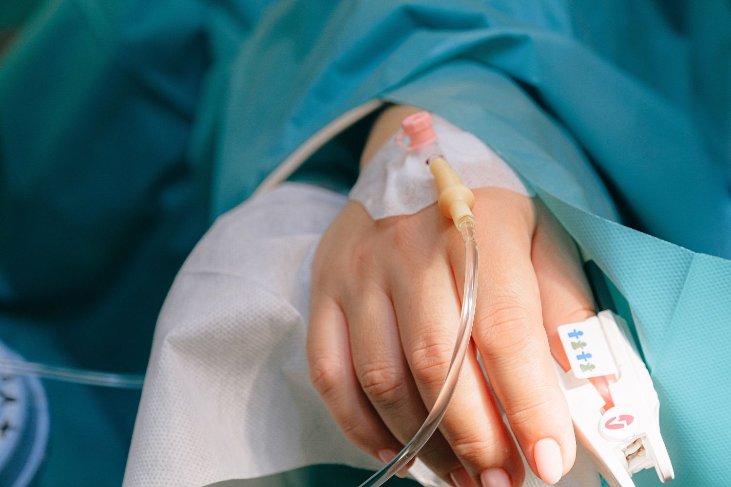 Las citas médicas y cirugías demoran hasta medio año en el sistema público de salud.