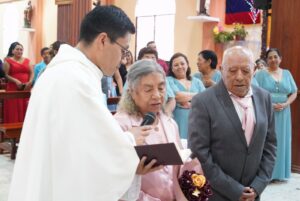 El matrimonio de 75 años de Don Carlos y Doña Zoila, una historia de amor y fortaleza en Celica