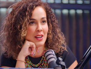 Alondra Santiago, la activista y comunicadora cubana, se queda sin visa por orden gubernamental