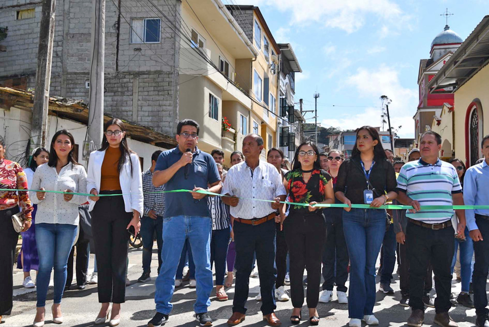 EERSSA ilumina 2.5 km de acceso vial a Chaguarpamba