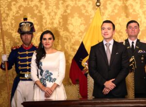 Vicepresidenta Abad presenta demanda por violencia política en contra del presidente Daniel Noboa