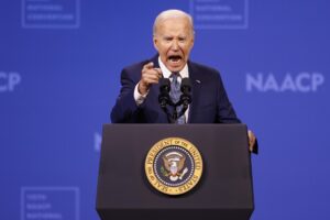 Obama cree que Biden debe reconsiderar su candidatura