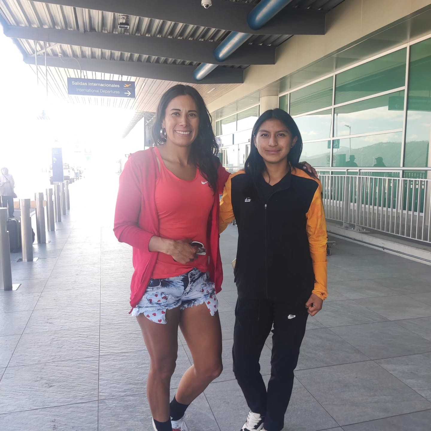 Silvia Paredes y la deportista Alison Guamán llevan entrenando juntas por cinco años.