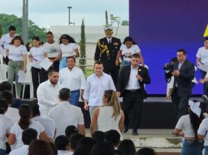 En Santo Domingo, Noboa compartió con jóvenes