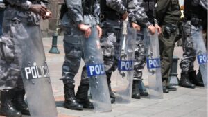 Ibarra: policía dispara a delincuentes que intentaron robarle a su compañera