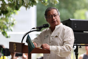 Gustavo Petro plantea reactivación económica con inversiones forzosas y descarbonización