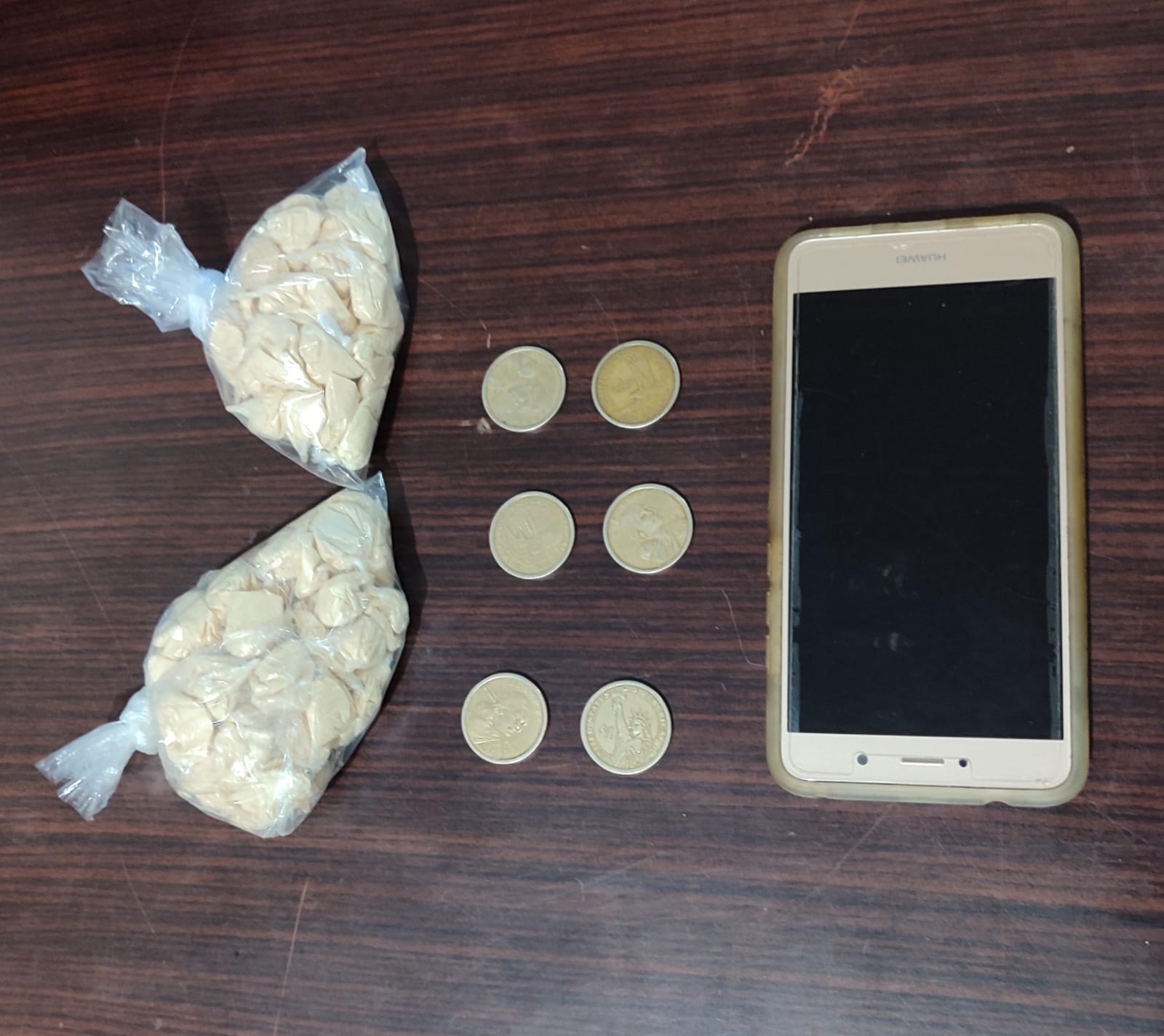 Policía Antinarcóticos evita que ciudadanos expendan droga dosificada