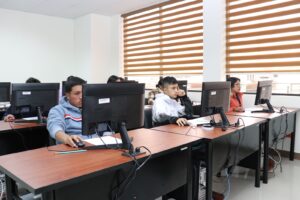 1.190 cupos en la UPEC para 4.196 postulantes