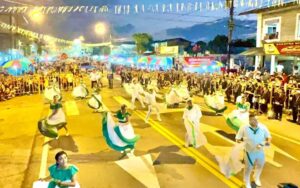 Baile popular y música en vivo cierran las fiestas de San Carlos