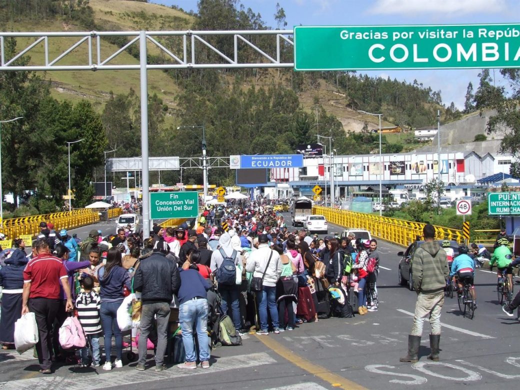 Referencia. El principal punto migratorio de ingreso vía terrestre a Ecuador, por el norte, es el puente internacional de Rumichaca, en Tulcán.