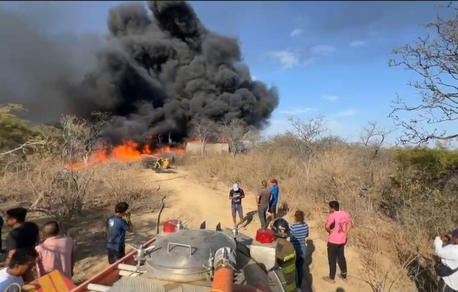 Voraz incendio expuso nuevamente el tema de contrabando de combustible en la frontera con Perú