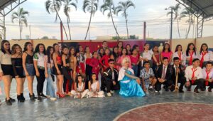 Alumnos de la Escuela de Bellas Artes brillan con show de talentos
