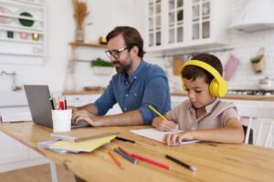 ¿Pueden las empresas ayudar a sus empleados durante las vacaciones de los hijos?