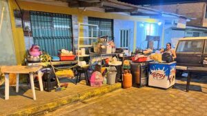 Con militares le llevaron sus enseres del bar estudiantil