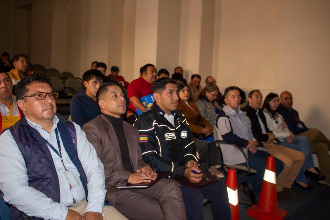 Transportistas se capacitan en seguridad vial y conducción eficiente