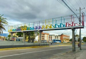 Ambato: Municipio instala dos nuevos puentes peatonales