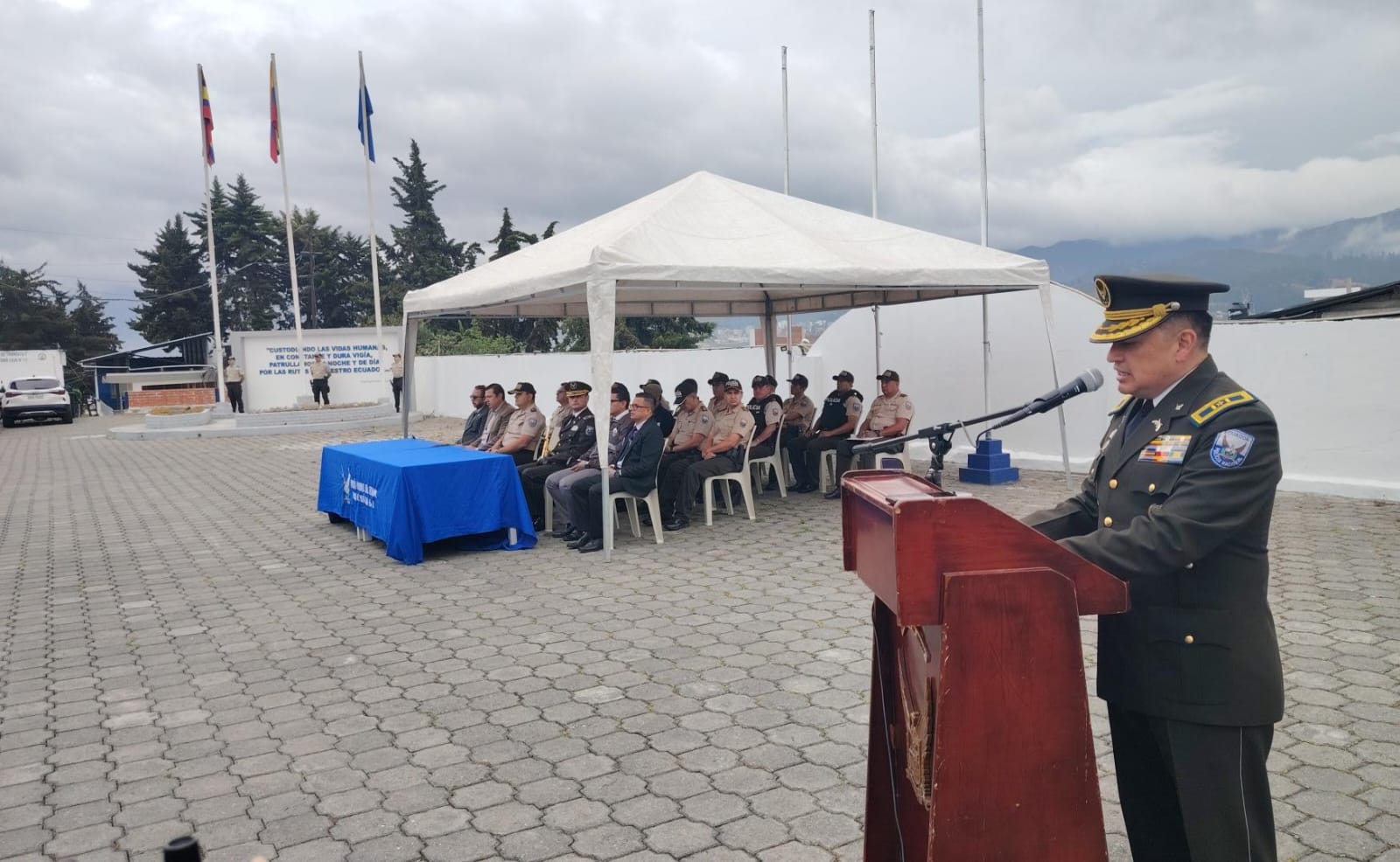 En acto policial, presentaron nuevo Jefe Distrital y reconocieron policías destacados
