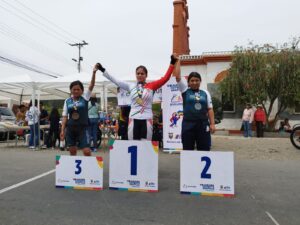 Las ciclistas ambateñas se suben al podio de los Juegos Nacionales Adaptados 2024
