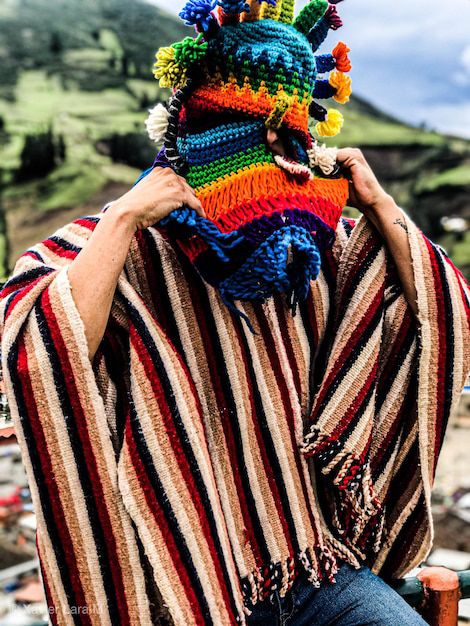 Festival del Poncho y la Alforja en Chuquiribamba rescata las tradiciones ecuatorianas