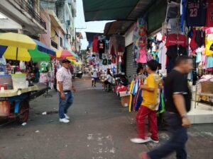 La Navidad ha reactivado el comercio nocturno en Quevedo