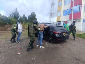 Banda delictiva ecuatoriana capturada con dólares falsos en Ipiales
