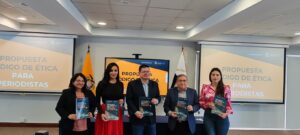 Fundamedios presenta una propuesta de Código de Ética para periodistas ecuatorianos