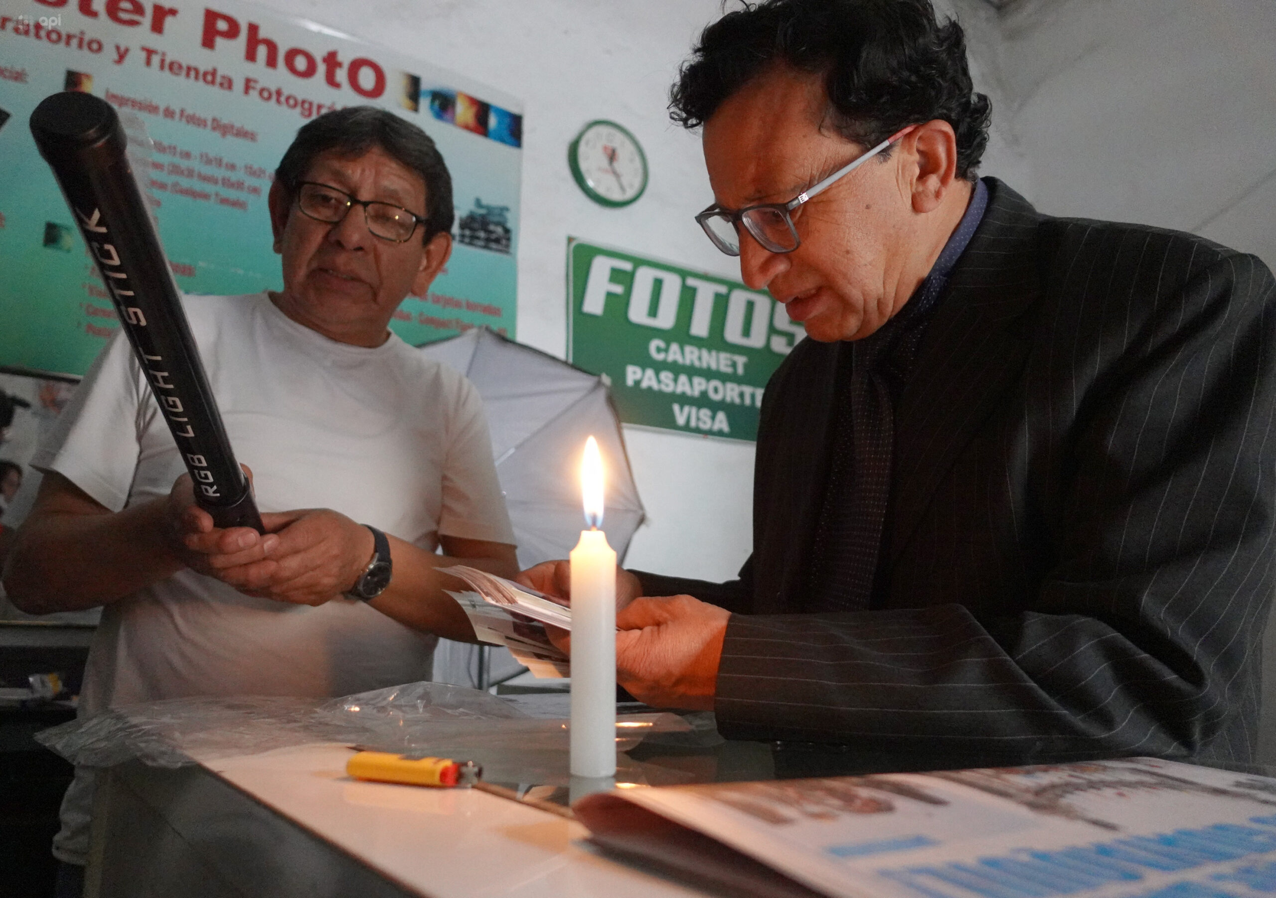 CRISIS. El mayor apagón que sufren los ecuatorianos es el de un Estado que pide sacrificios, pero gasta mal y pone trabas. API