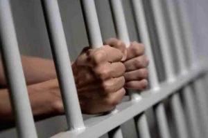 Ambato: borracho detenido en Santa Rosa por agredir a su pareja
