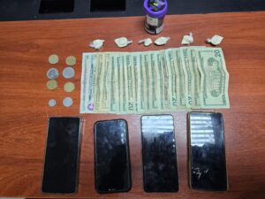 Hombre es atrapado con droga en Ambato