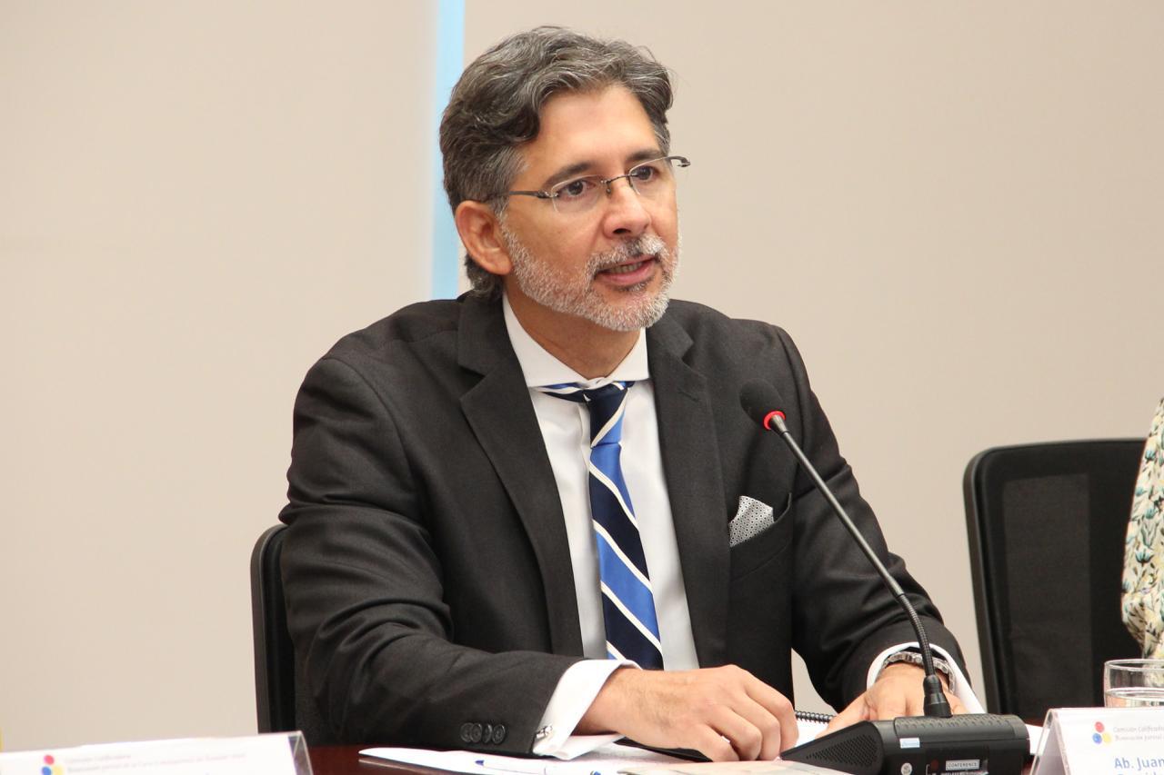 PERSONAJE. Juan Izquierdo, presidente de la comisión calificadora para la renovación parcial de jueces de la Corte Constitucional. (Foto archivo)