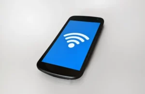 Conozca los riesgos de usar WIFI público y cómo protegerte