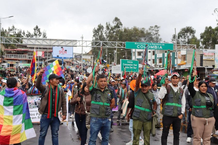 Protesta. La mayor parte de manifestantes se concentra en el lado colombiano del puente de Rumichaca.