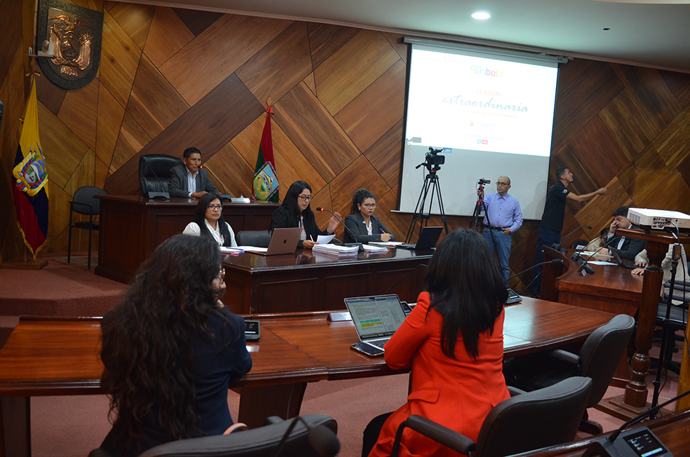 Por falta de cuórum se suspendió la sesión extraordinaria del Concejo Municipal convocada para elegir al suplente de la Alcaldesa en la Comisión de Mesa.