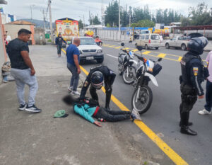 En Ambato un hombre detenido por amenazar y robar a una pareja