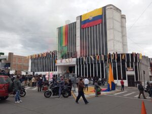 Luego de 12 años, edificio de la Gobernación de Carchi vuelve a funcionar