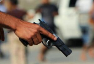 Ambato: supuestos ladrones disparan a un hombre en la entrepierna