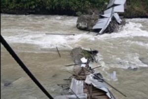 Polémica por destrucción de puentes en la frontera entre Ecuador y Colombia