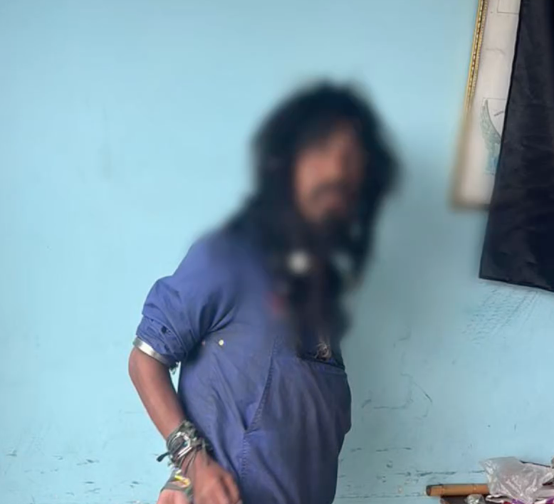 Personal policial detuvo al ‘Loco Juan’, implicado en el asesinato de una adulta mayor en Ambato.