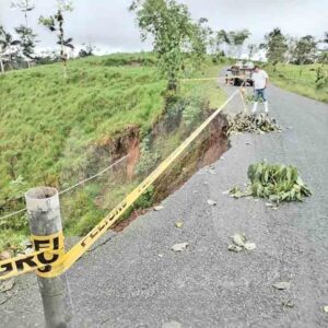 Vía Las Mercedes – Lindiche afectada por las lluvias