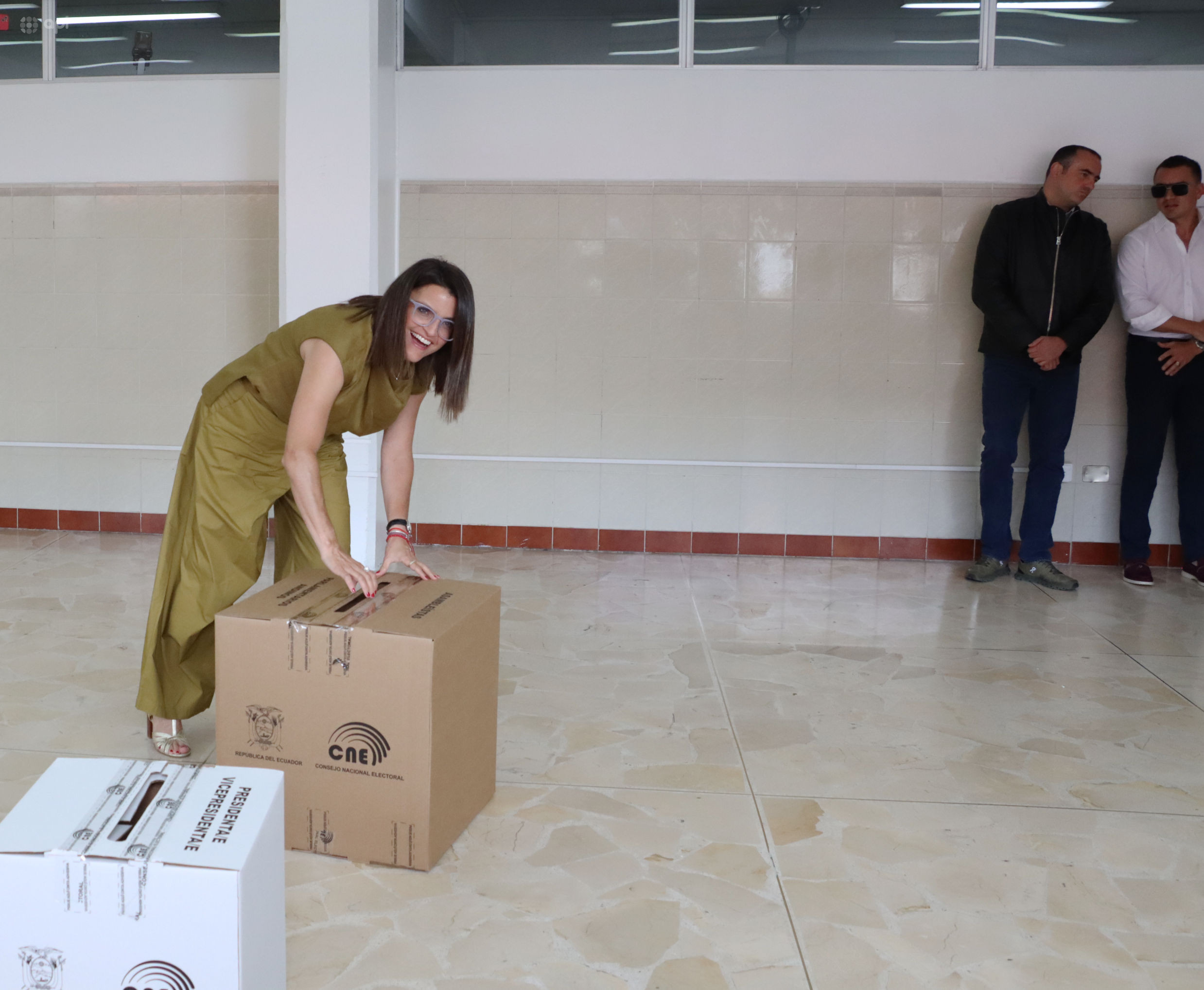 SUFRAGIO. María José Pinto, binomio de Daniel Noboa, durante las votaciones del 9 de febrero de 2025. (Foto: API).