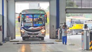En Santo Domingo arranca calendario de revisión y matriculación vehicular