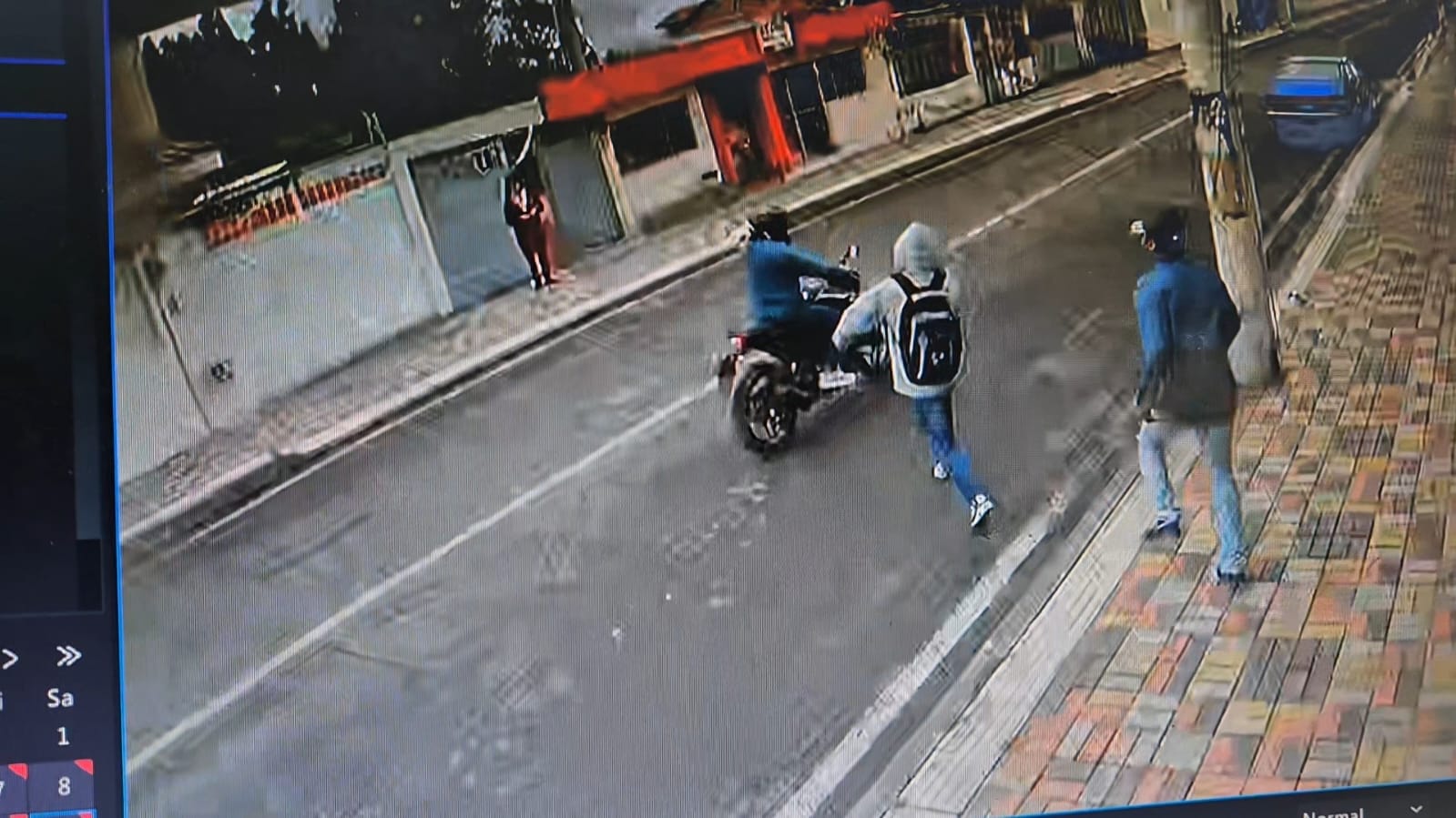 Los delincuentes habrían huido a bordo de una moto.