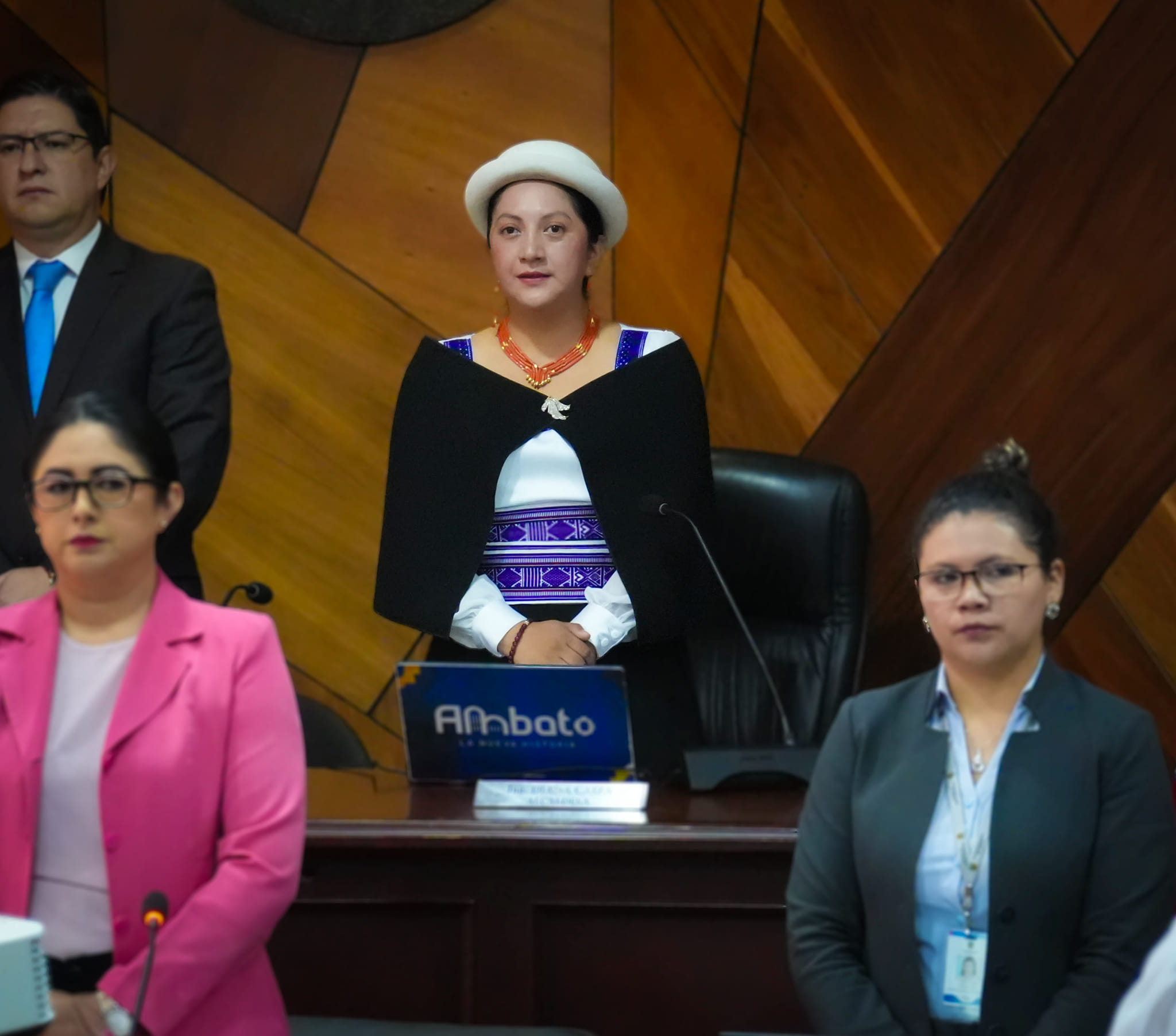Se presentó una denuncia y solicitud de su remoción del cargo de Alcaldesa de Ambato.