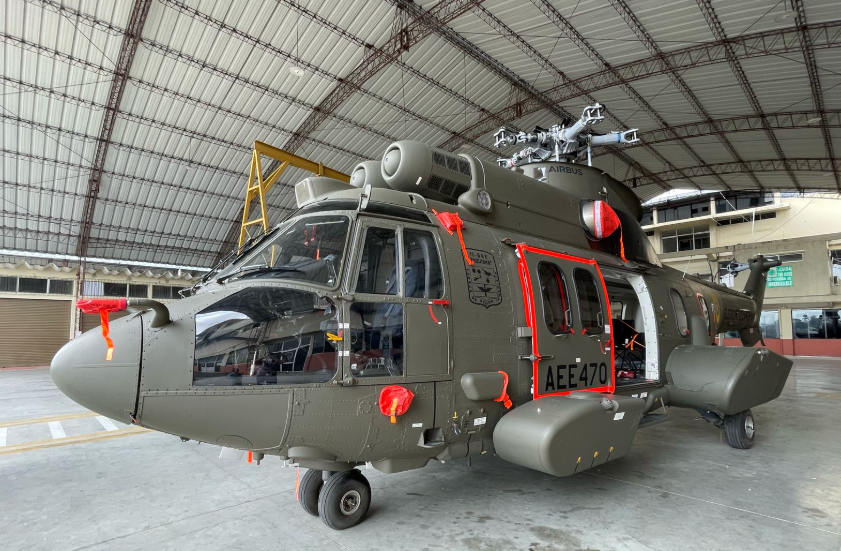 El 4 de marzo llegaron a Ecuador dos helicópteros H225, pero hasta el 17 de marzo aún no están en funcionamiento. (Foto: Ministerio de Defensa).