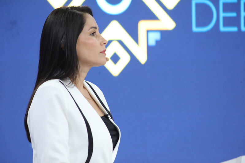 CANDIDTA. Luisa González, opción presidencial de la Revolución Ciudadana, durante el debate presidencial del 23 de marzo de 2025. (Foto: CNE).