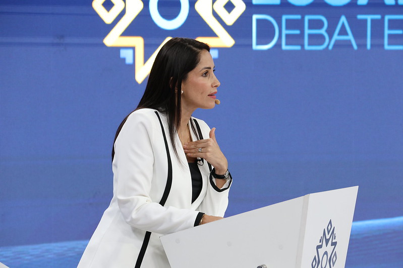 CANDIDATA. Luisa González, carta presidencial del correísmo, durante el debate presidencial del 23 de marzo de 2025. (Foto: CNE).