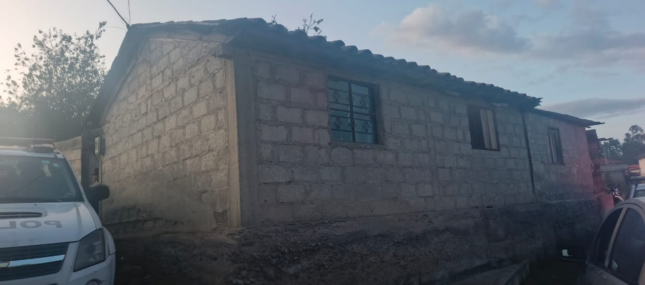 La Policía entró a la vivienda en Martínez, norte de Ambato, en donde encontraron las partes, presuntamente robadas, de varios vehículos.