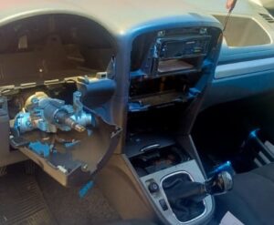 En Ambato desvalijan un vehículo estacionado tras el Hospital del IESS