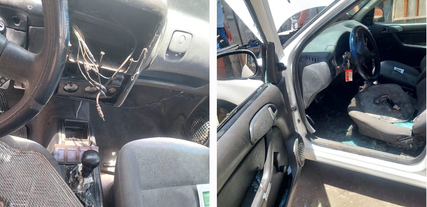 Los ladrones rompieron el vidrio de la ventana del conductor para entrar al carro a robar.