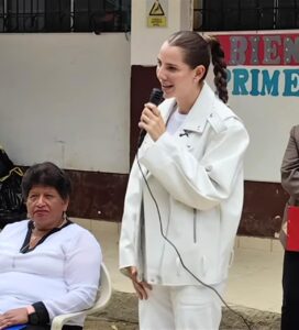 Primera Dama visitó Loja para entregar ayuda a familias afectadas por las lluvias
